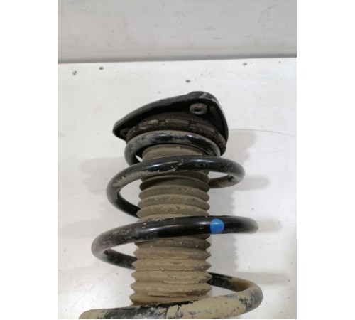 Амортизатор подвески передний правый в сборе