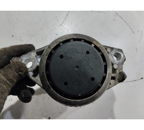 Опора двигателя левая