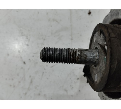 Опора двигателя левая