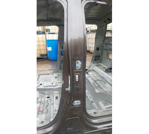 Порог со стойкой левый