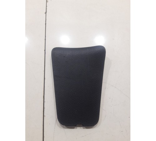 Накладка обшивки багажника правая