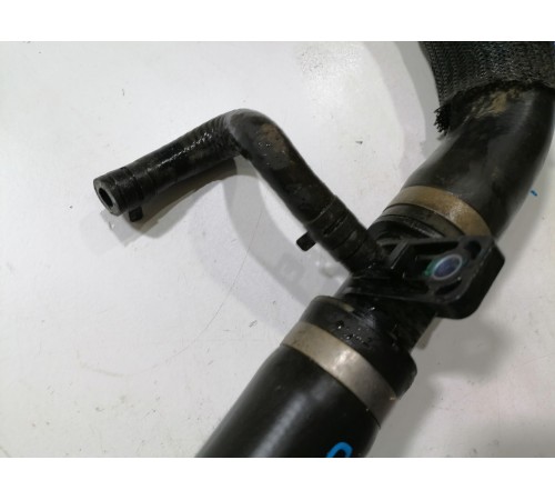 Патрубок охлаждения