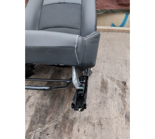 Сиденье переднее правое