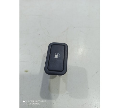 Кнопка открытия лючка бензобака