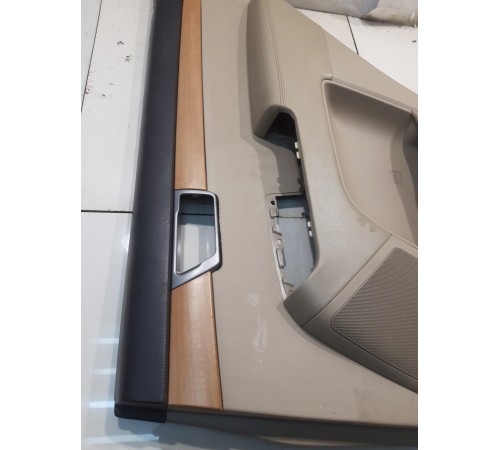 Обшивка двери (задняя, правая)