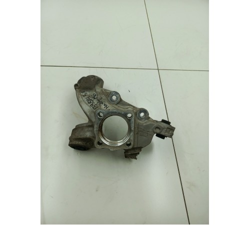 Кулак поворотный задний правый