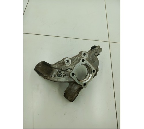 Кулак поворотный задний правый