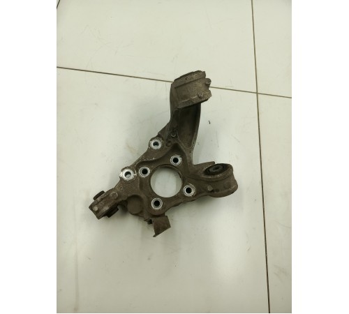 Кулак поворотный задний правый