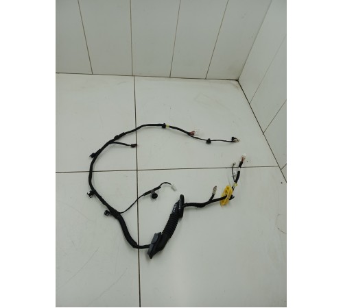 Электропроводка двери багажника