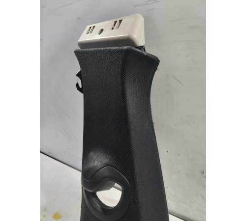 Обшивка центральной стойки(левая верхняя)