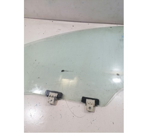 Стекло двери переднее левое