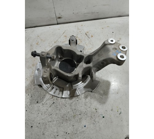 Кулак поворотный задний левый