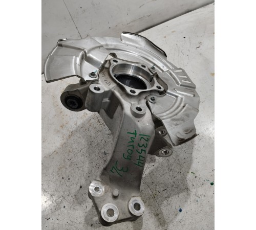 Кулак поворотный задний левый