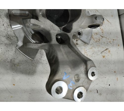 Кулак поворотный задний левый