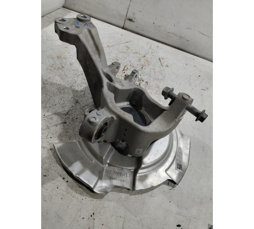 Кулак поворотный задний левый