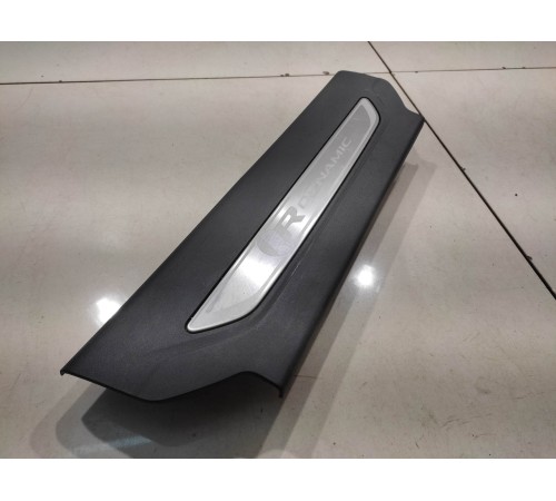 Накладка порога (передняя, правая)