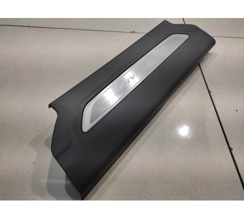 Накладка порога (передняя, правая)