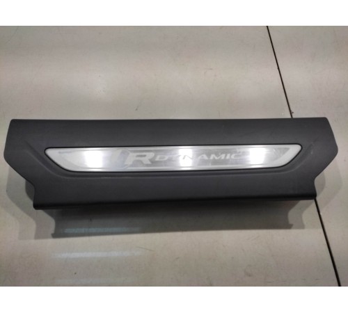 Накладка порога (передняя, правая)