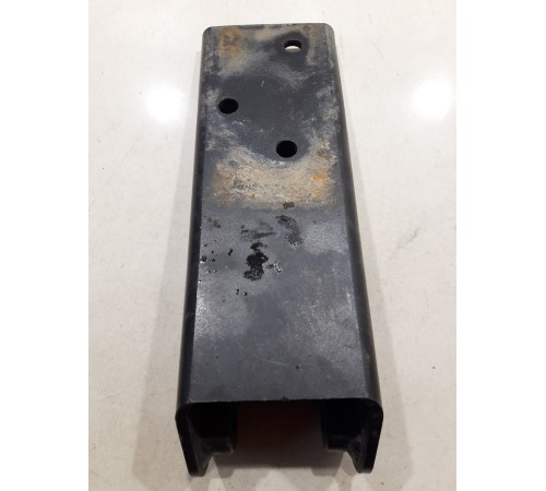 Кронштейн(крепление) амортизатора передний правый