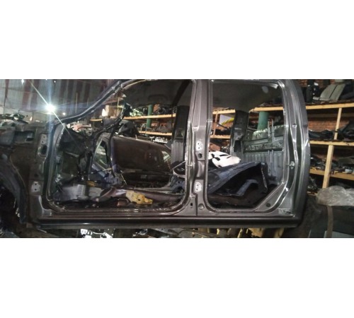 Порог со стойкой левый