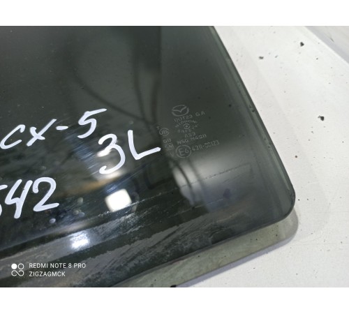 Стекло двери (заднее левое)