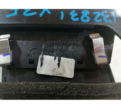 Воздушный дефлектор передний