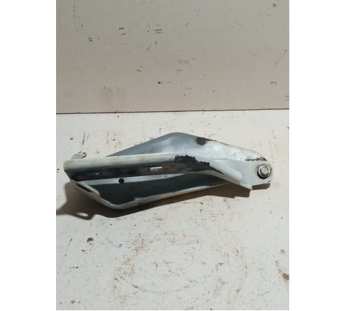 Петля капота левая