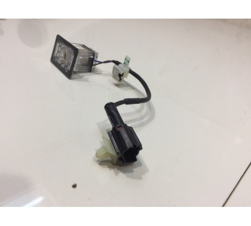 Эмблемная подсветка передней правой двери