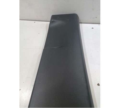 Обшивка центральной стойки правая нижняя