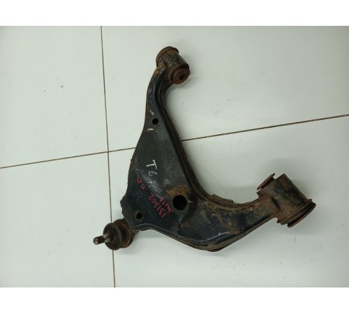 Рычаг подвески передний правый нижний