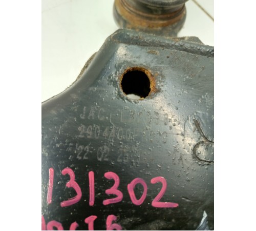 Рычаг подвески передний правый нижний