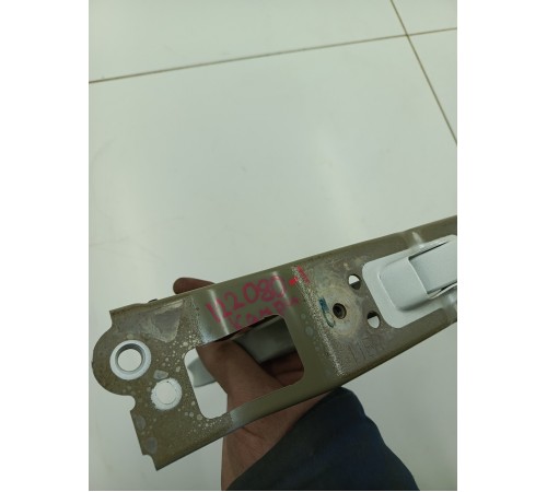 Петля крышки багажника левая