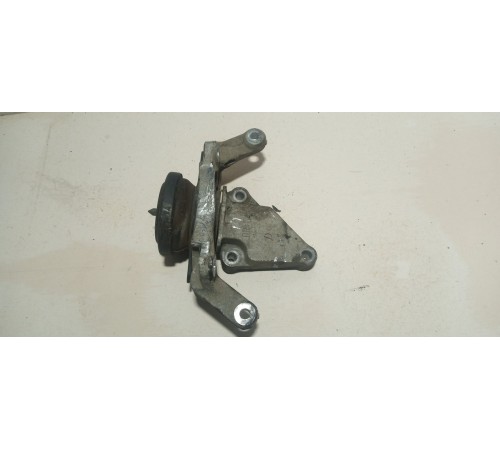 Опора двигателя левая