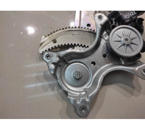 Стеклоподъемник (задний, правый)