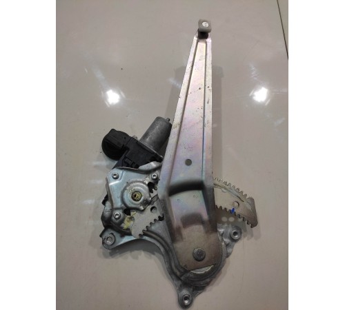 Стеклоподъемник (задний, правый)