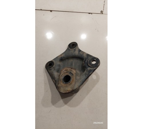 Кронштейн цилиндра подъема кабины