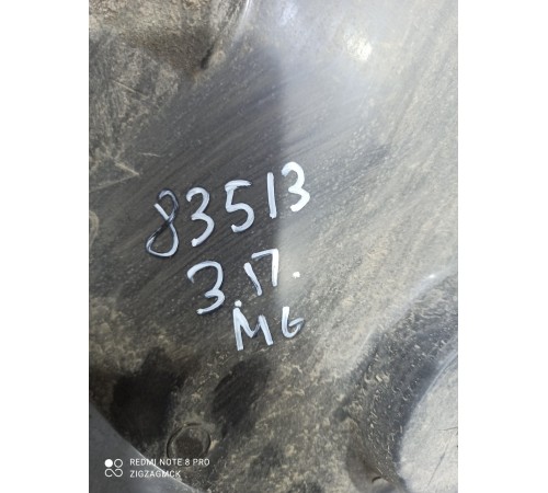 Щиток крыла (задний правый)