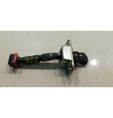 Ограничитель двери (передний, правый)