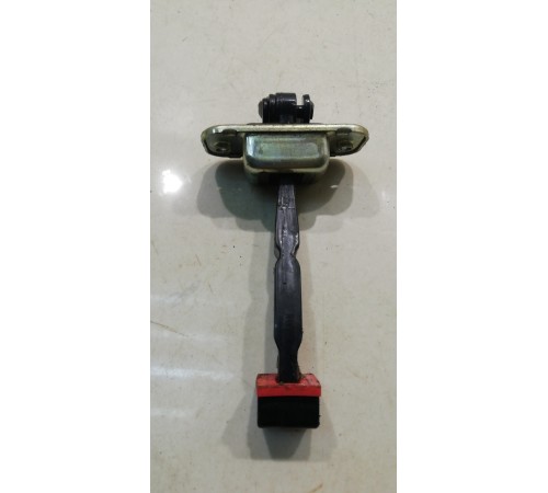 Ограничитель двери (передний, правый)