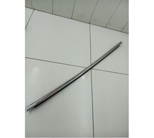 Уплотнитель двери задний правый внешний