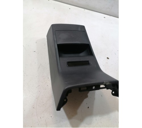 Накладка центральной консоли задняя