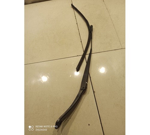 Поводок стеклоочистителя(левый)