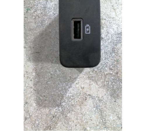 USB/TYPE C порты для центральной консоли заднего ряда