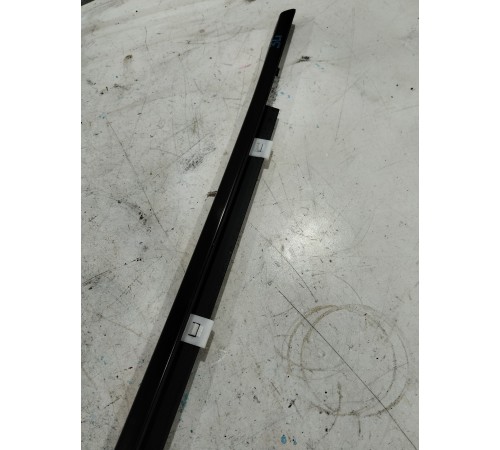 Уплотнитель стекла задний левый внешний