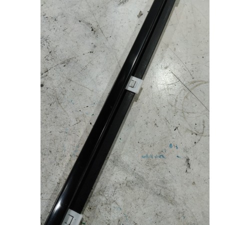 Уплотнитель стекла задний левый внешний