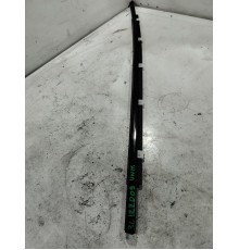 Уплотнитель стекла задний левый внешний