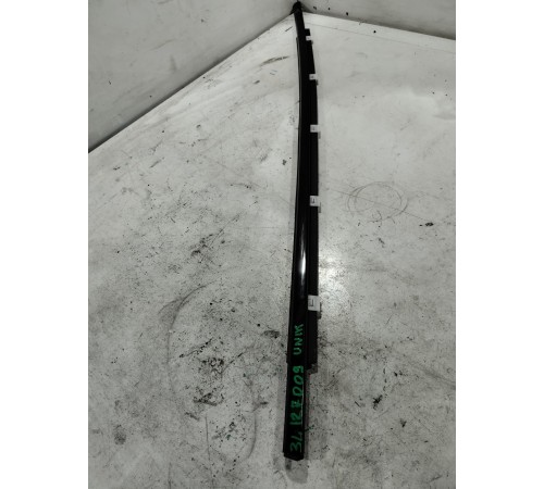 Уплотнитель стекла задний левый внешний