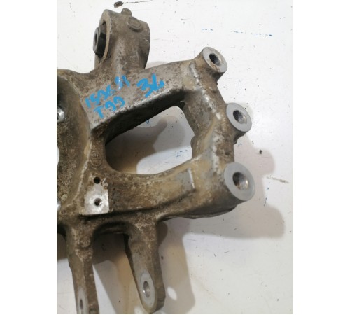 Кулак поворотный задний правый