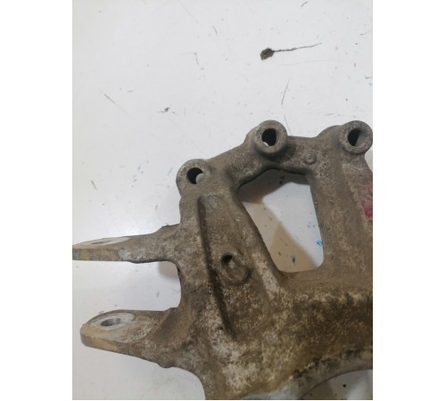 Кулак поворотный задний правый