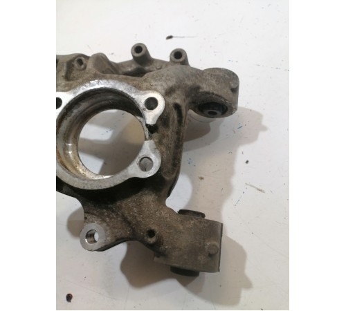 Кулак поворотный задний правый